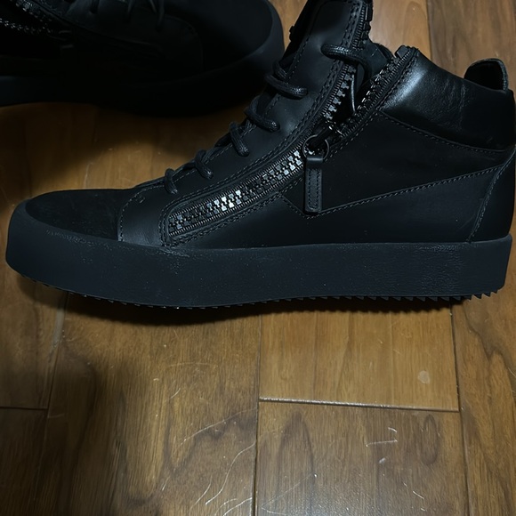Giuseppe Zanotti High Top Sneakers - Picture 10 of 12